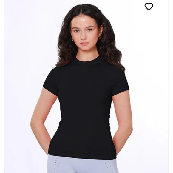 Zephyr Tops - Astroremiges Zephyr Black Short Sleeve Women's Athletic Tee Size Medium